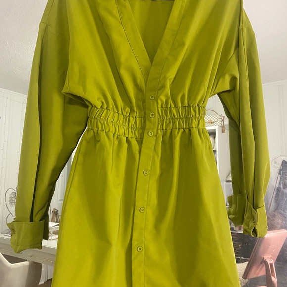 PLT - 🤍 Olive oversized ruched waist shirt dress - Picture 4 of 6